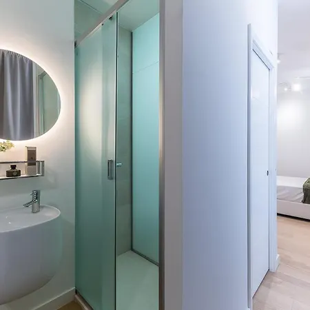 Homeclub Elegant 1br With Rooftop Near Thyssen & Marmoles Iii * Malaga
