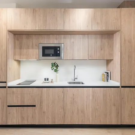 Homeclub Elegant 1br With Rooftop Near Thyssen & Marmoles Iii