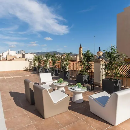 Homeclub Elegant 1br With Rooftop Near Thyssen & Marmoles Iii Malaga