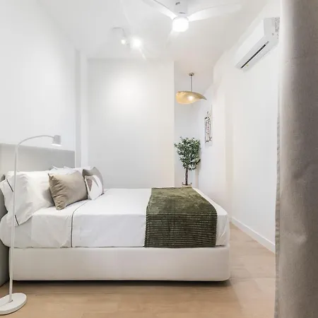 Homeclub Elegant 1br With Rooftop Near Thyssen & Marmoles Iii