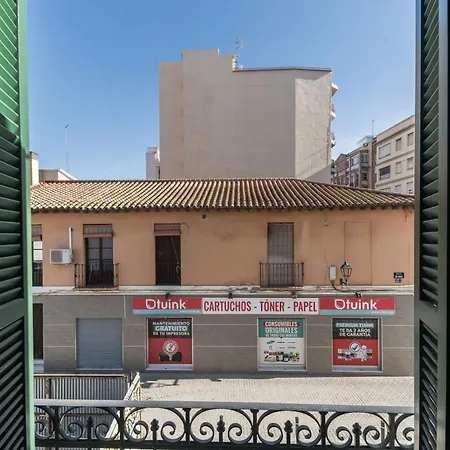 Homeclub Elegant 1br With Rooftop Near Thyssen & Marmoles Iii